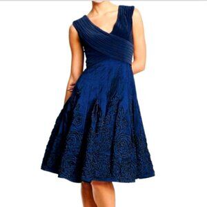 Adrianna Papell Fit and Flare Elegant Cocktail/Party Dress Sz 8 Navy Blue 211B